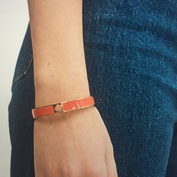 ♠️KATE SPADE HOLE SPADE 10MM HINGE BANGLE - Picture 7 of 7